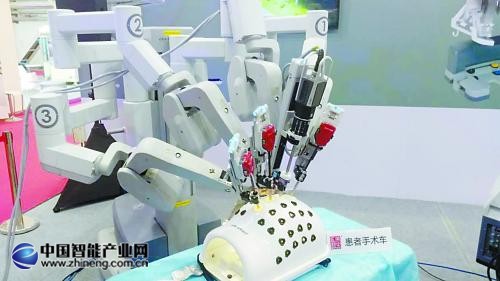 图片说明：精准操作的医疗机器人
