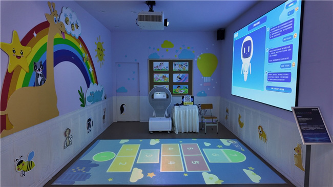 以AI创新点亮智慧课堂 爱普生携打印机与投影机方案亮相成都普教展