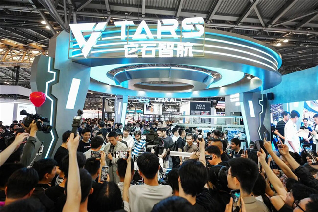 它石智航闪耀WAIC 2026:具身原生基座模型AWE摘得SAIL之星,全场景验证物理AI泛化能力 它石智航闪耀WAIC 2026:具身原生基座模型AWE摘得SAIL之星,全场景验证物理AI泛化能力